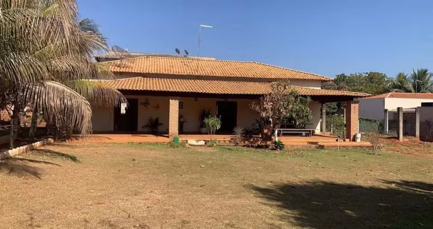 Rancho para Venda em Araçatuba, Conjunto Habitacional Claudionor Cinti, 2 dormitórios, 2 suítes, 3 banheiros