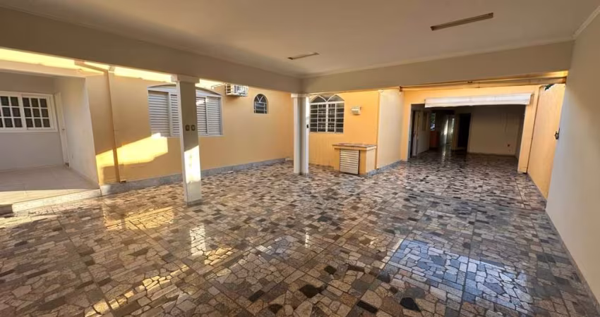 Casa para Locação em Guararapes, Jardim Copacabana, 4 dormitórios, 1 suíte, 3 banheiros, 4 vagas