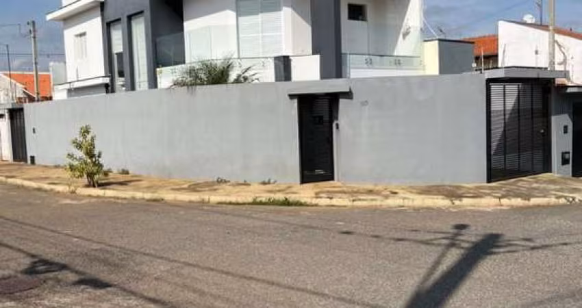 Casa para Venda em Tatuí, Jardim Mantovani, 3 dormitórios, 1 suíte, 4 banheiros, 4 vagas