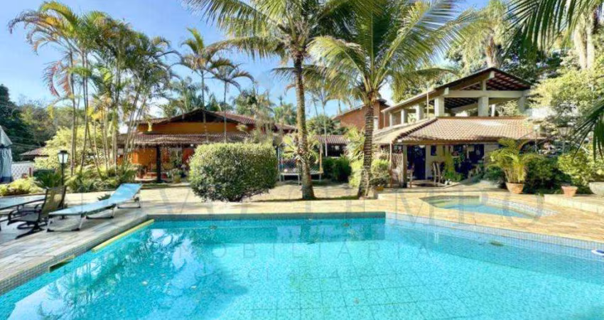 Fazendinha - PORTEIRA FECHADA com 3 suítes + piscina + quiosque gourmet!