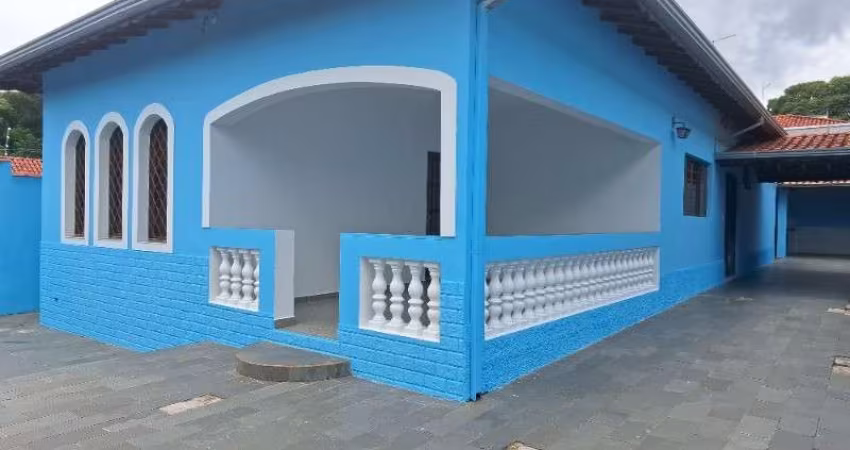 Aluguel de Casa de Luxo em Jaguariúna-SP: 3 Quartos, 1 Suíte, 2 Salas, 3 Banheiros e 4 Vagas de Garagem no Jardim Venturini!
