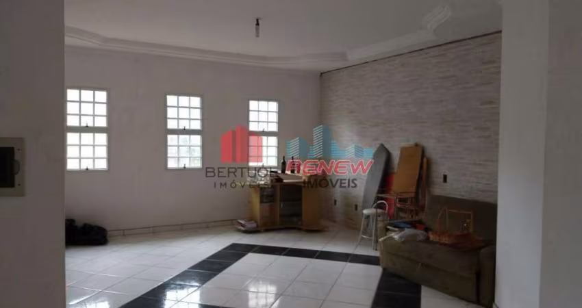Casa para vender em Valinhos,próximo a APAE,com 03 quartos sendo 01 suíte,semi nova,com construção nos fundos também.