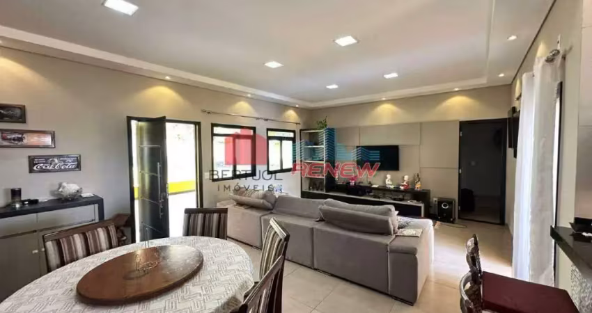 Casa à venda no Condomínio Clube de Campos Valinhos - SP