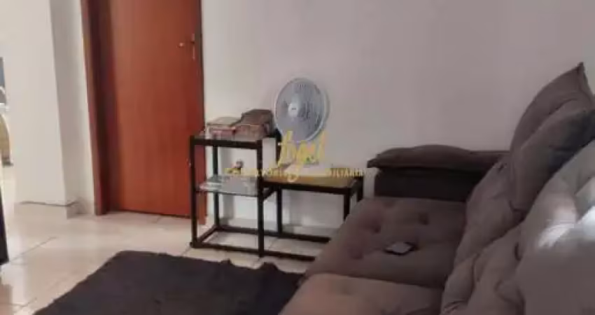 Democrata (parte baixa) - casa 2/4 em condomínio - todos cômodos amplos - banheiro com blindex