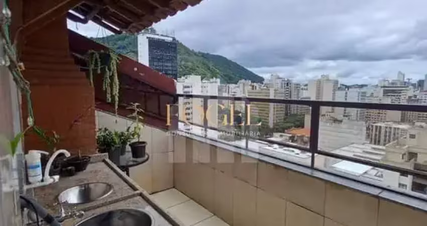 Centro/jf – cobertura com 2 quartos, área gourmet e vista da cidade