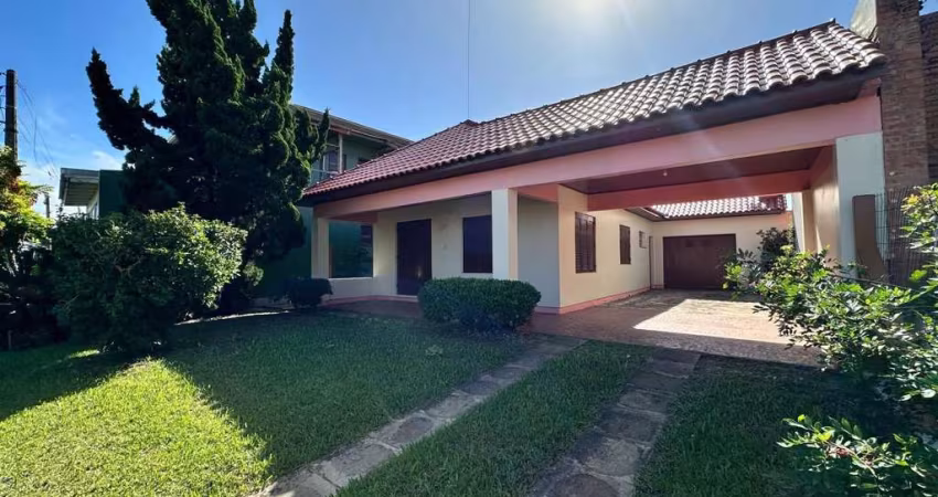 Casa para Venda em Imbé, Centro, 4 dormitórios, 1 suíte, 3 banheiros, 1 vaga