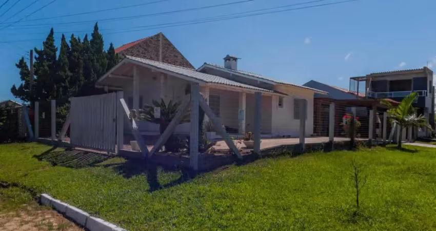 Casa para Venda em Imbé, Centro, 4 dormitórios, 3 banheiros, 2 vagas