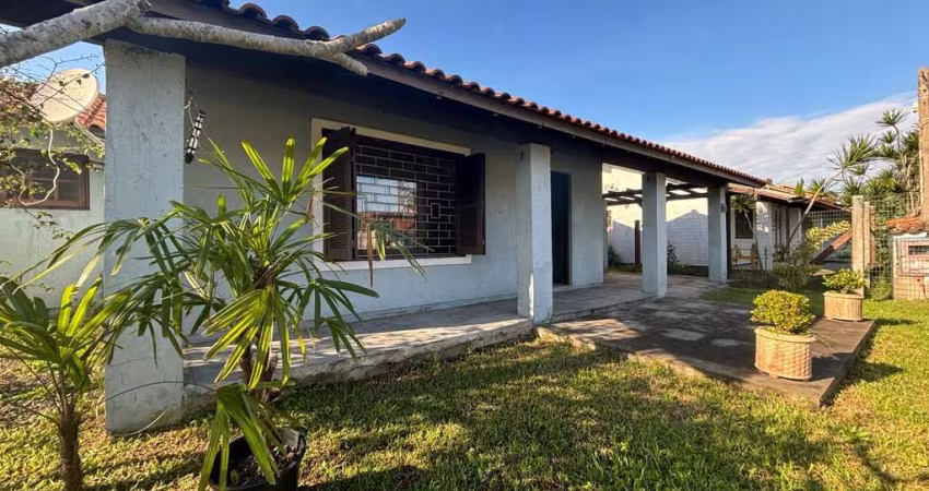 Casa para Venda em Imbé, Centro, 3 dormitórios, 1 suíte, 2 banheiros, 1 vaga