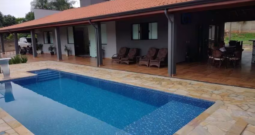 Vende-se  chácara lindíssima de alto padrão em condomínio residencial, asfaltada - centro mogi mirim