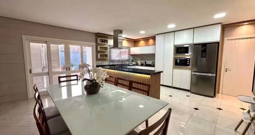 Casa moderna de esquina com piscina  em sapiranga rs