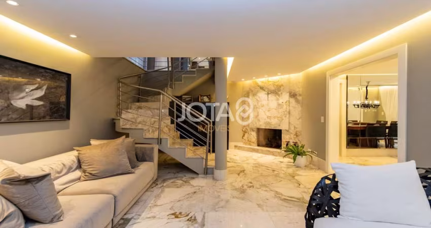 Casa com 4 quartos, espaço gourmet e piscina! - J8