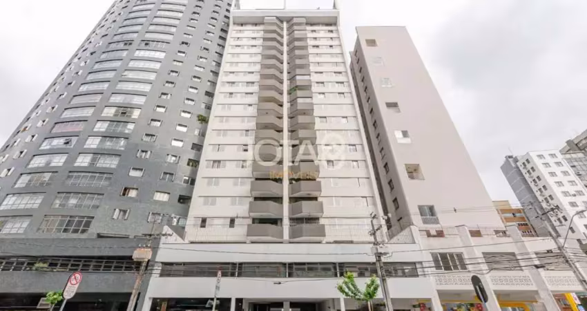 Apartamento com 4 dormitórios no Batel