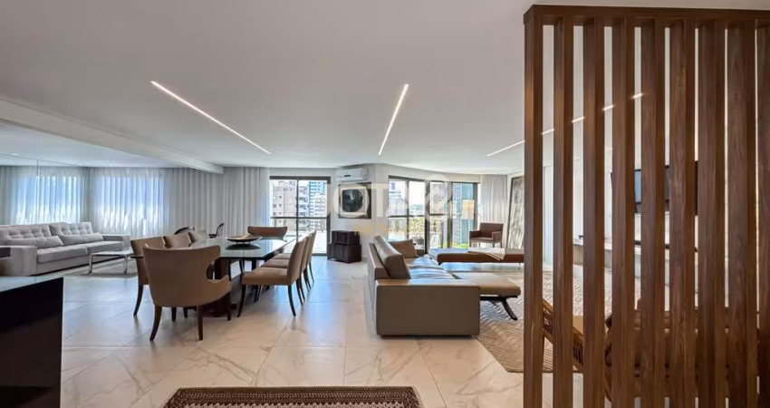 Apartamento com 3 suítes no Bigorrilho