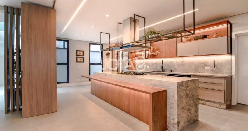 Casa em condomínio com 3 quartos próximo ao Tingui