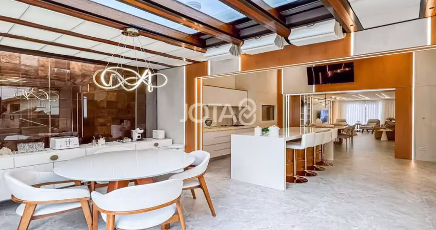 Casa em Condomínio com 4 quartos e salão de festas