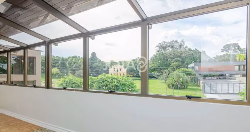 Casa com jardim incrível no Jardim Schaffer - J8