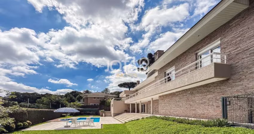 Casa em condomínio no Campo Comprido - J8