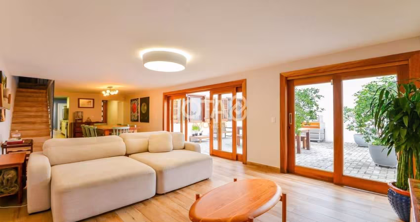 Casa com 3 quartos no Seminário para Venda - J8