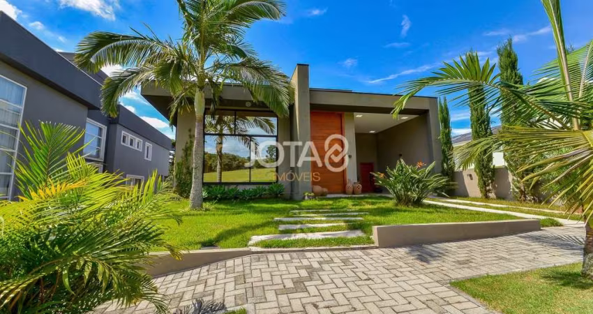 Casa em Condomínio com 530m² em Santa Felicidade