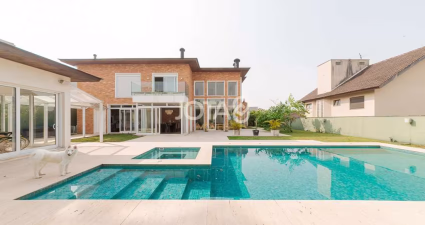 Casa mobiliada com piscina no Campo Comprido
