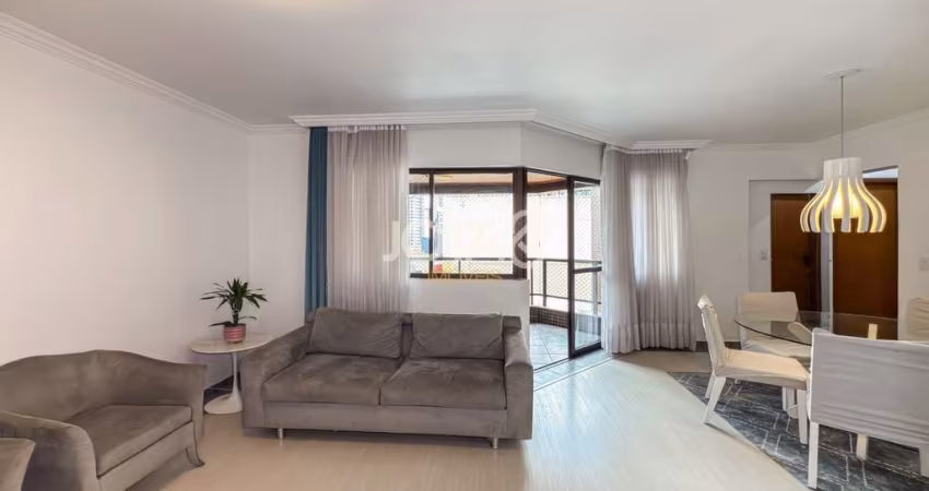 Apartamento de 70m² na Batel - J8