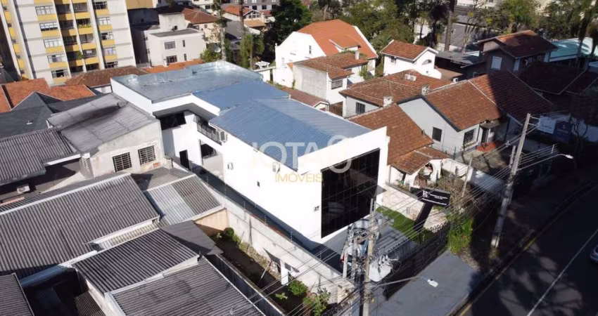 Casa comercial no Centro Cívico! - J8 Imóveis