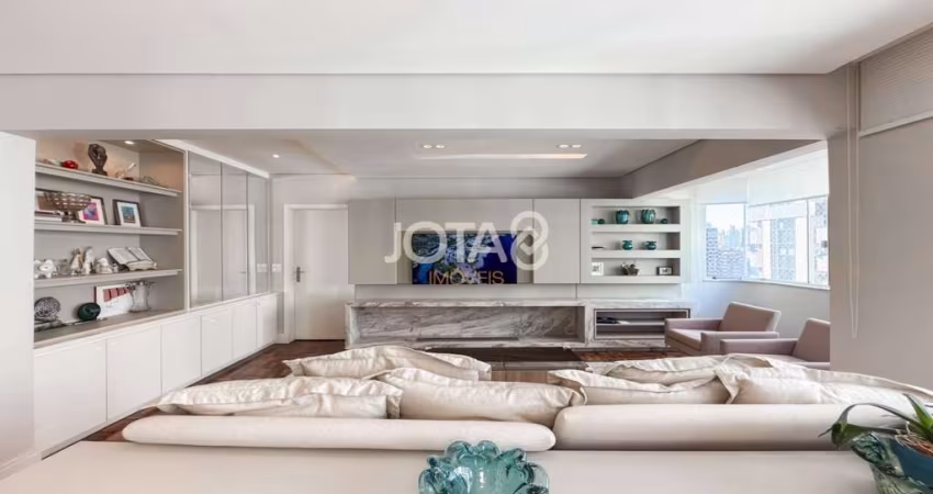 Apartamento 3 quartos a poucos passos do Club - J8