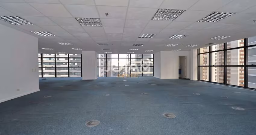 Sala comercial de 351 m² no Centro Empresarial J8