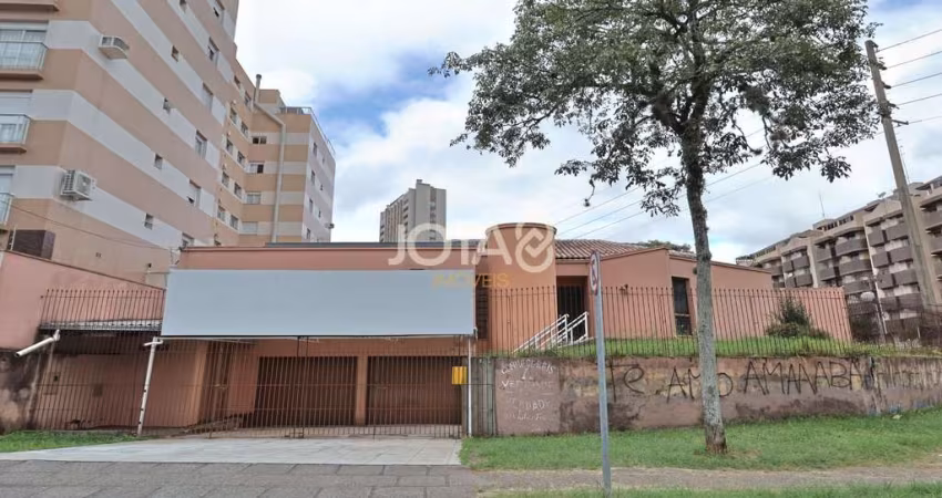 Imóvel comercial de esquina no Água Verde  - J8