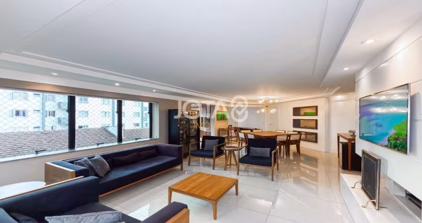 Apartamento com 3 quartos no Batel - J8