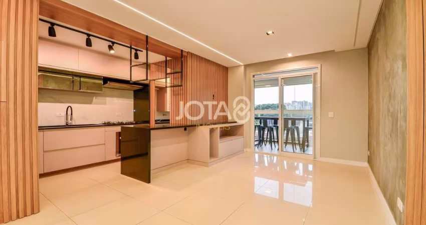 Apartamento de 3 quartos no Cabral - J8