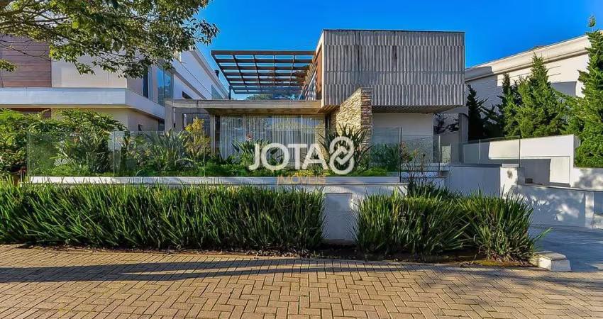 Casa com 4 suítes e piscina no Campo Comprido J8