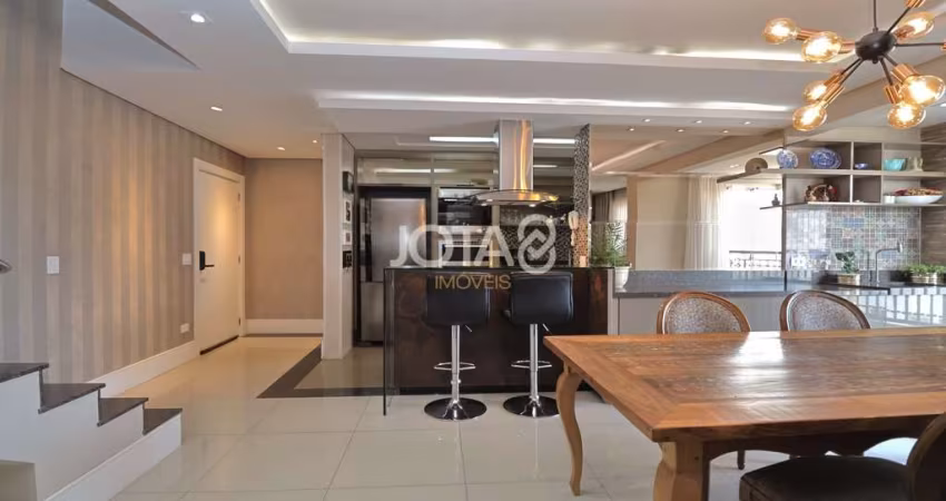 Cobertura duplex em condomínio clube no Água Verde
