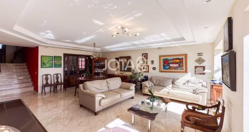 Casa com 4 quartos e terreno em Santa Felicidade