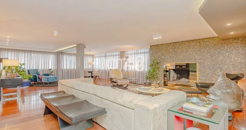 Cobertura  com 4 quartos e terraço no Batel.