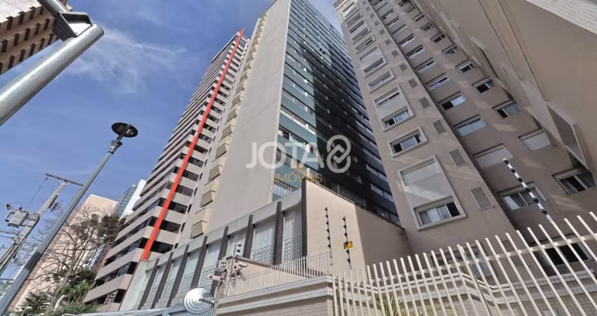 Excelente apartamento a uma quadra do Batel - J8