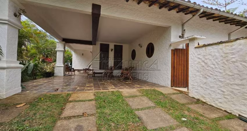 Casa de Condomínio com 3 dorms, Praia do Lázaro, Ubatuba - R$ 2.2 mi, Cod: 4310