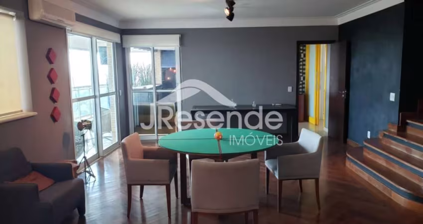 Apartamento Duplex com 3 Suítes localizado na Av. Fiusa