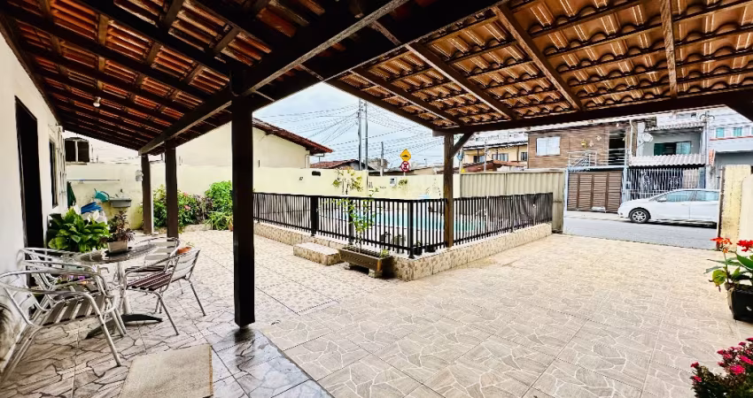 Casa para venda com  piscina e 3 quartos Bairro São Vicente - Itajaí - SC