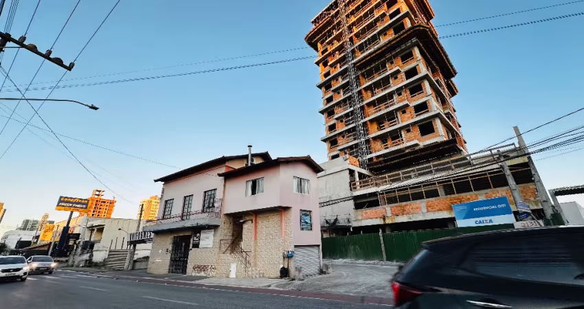 Apartamento na planta  3 quartos sendo 1 Suíte,  Fica no Bairro Sao Judas Cidade de Itajai  Santa Catarina.