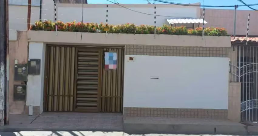 Casa na Treze de Julho
