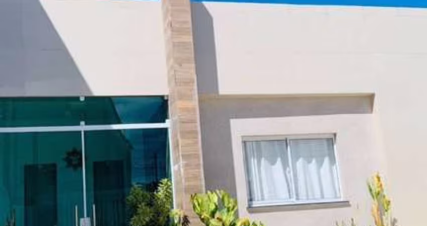 Casa com piscina na Jabotiana