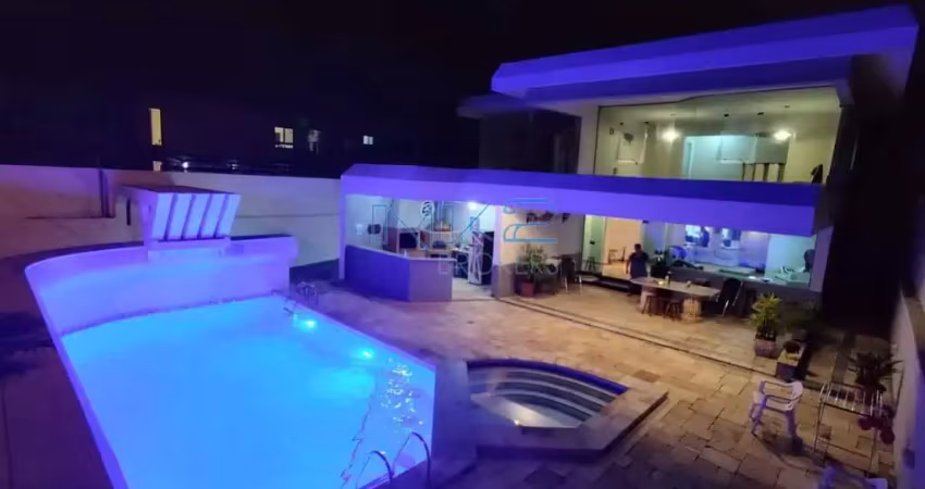 Belíssima residência em condomínio de alto padrão localizada no balneário da praia de pernambuco -