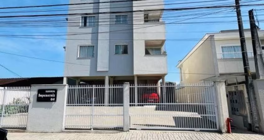 Apartamento à venda no bairro Floresta, Joinville - 2 dormitórios, sacada com churrasqueira e vaga coberta