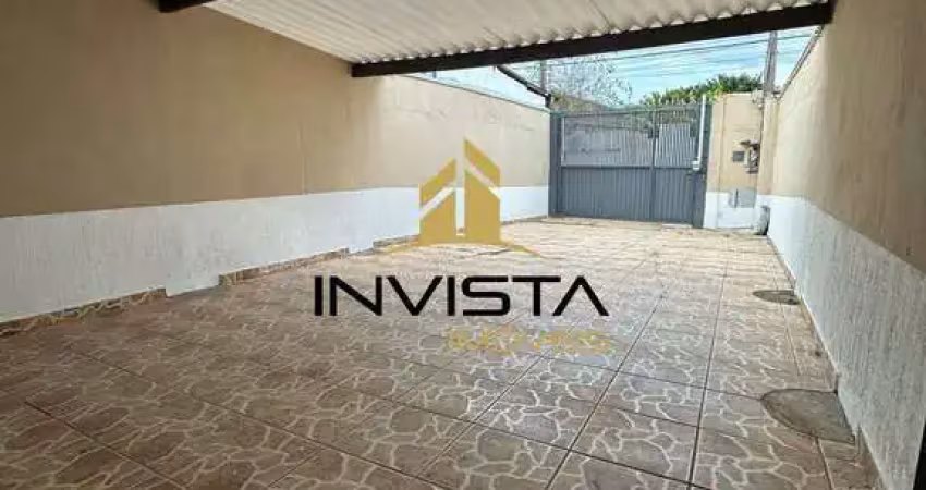 Casa térrea- terreno com 200m² -5 vagas de garagem- edícula- aceita permuta