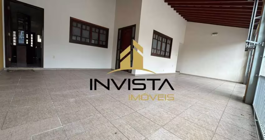 Locação no vista verde- amplo sobrado lote inteiro- 5dorms- 4 vagas