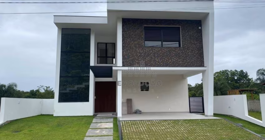 Casa Alto Padrão 230 m² em Condomínio Fechado com 3 Suítes Canasvieiras Florianópolis Brasil