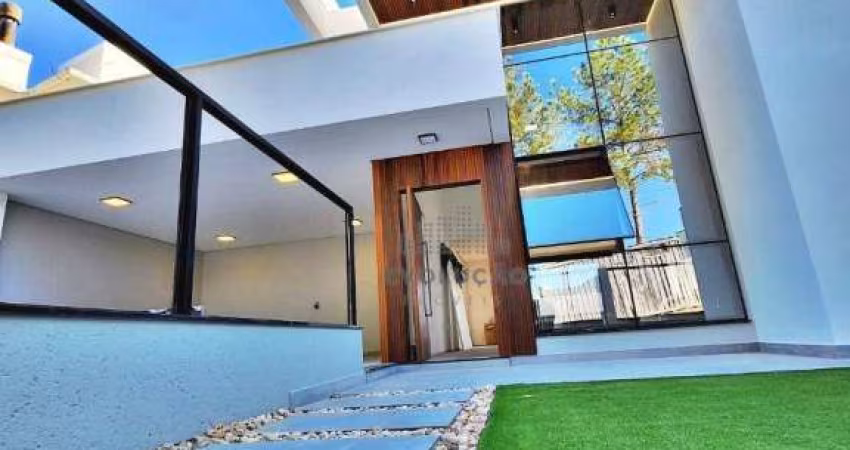 Casa Plana  C/ 03 dorm C/Suíte e Piscina