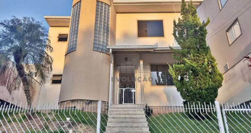 Casa de 02 Pavimentos, 03 Quartos com Suíte Master - Lisboa São José SC