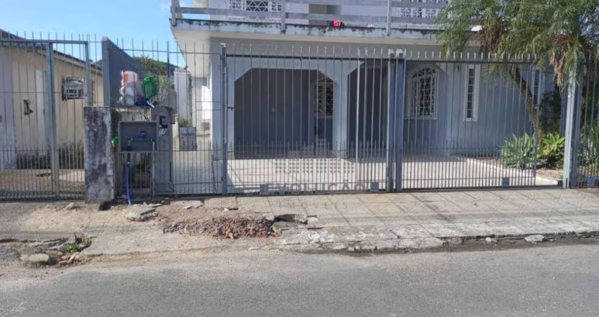 Casa com 3 dormitórios à venda, 165 m² por R$ 940.000 - Forquilhinhas - São José/SC aceita permuta por aptos,